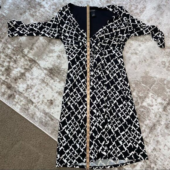 WHBM Women's Elbow Sleeve Geometric Print Wrap Dress black & white SZ 4 - Picture 8 of 10
